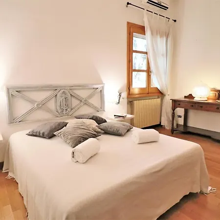 Relais Delle Rose Bed and Breakfast Λέτσε