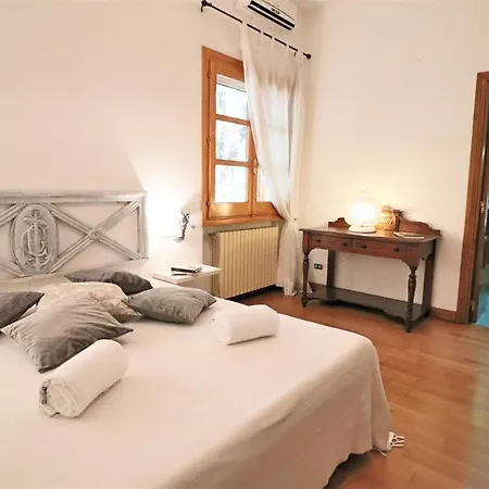 Bed & Breakfast Relais Delle Rose 2*